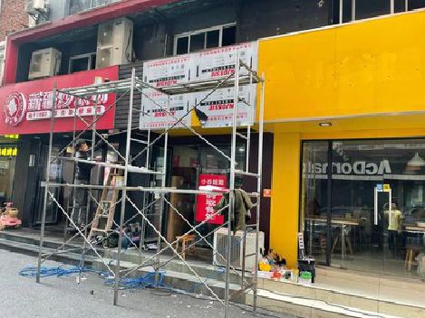 兴山制作广告招牌如何避免它发黄？